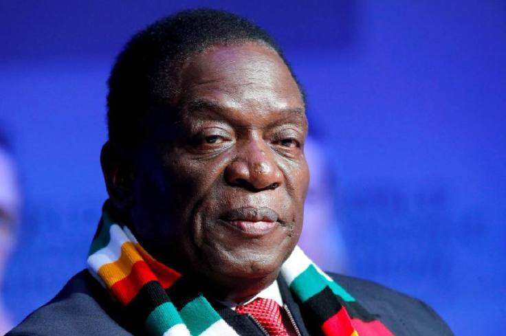 Le président zimbabwéen reçoit le Rapport préliminaire de délimitation avant les élections de 2023